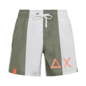 Boxer mare . bianco/verde