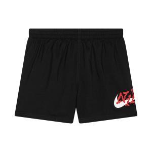 Boxer mare . nero
