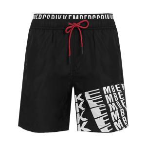 Boxer mare . nero