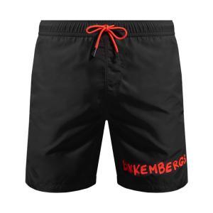Boxer mare . nero