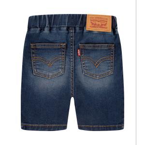 Jeans levi's. denim scuro