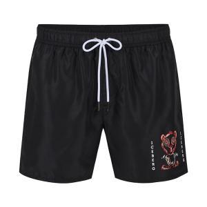 Boxer mare . nero
