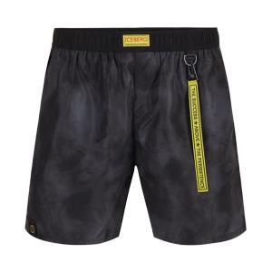 Boxer mare . nero