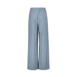Pantalone . polvere
