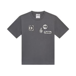 T-shirt . grigio
