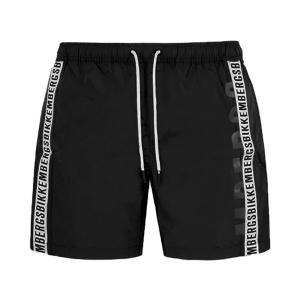 Boxer mare . nero